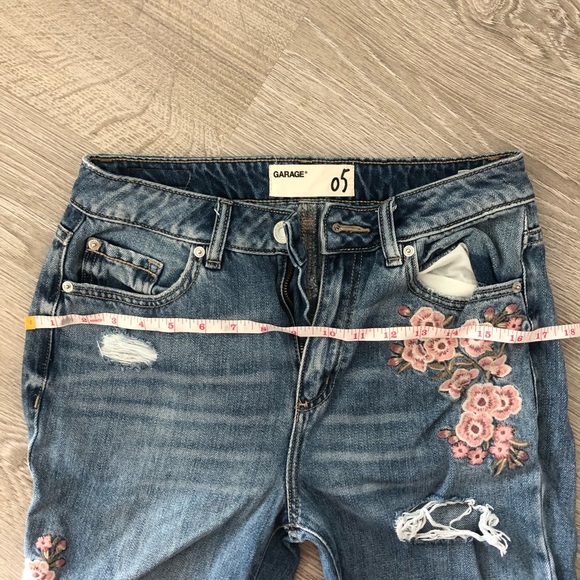 Embroidered Blossom Jeans - Picture 8 of 10